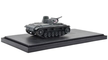 1/72 Diecast Model: German PzKpfw III Ausf. G Medium Tank - Panzerkampf WWII Collectible