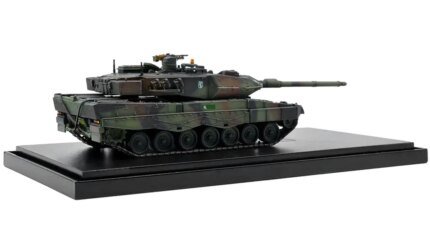 1/72 Diecast Model: Dutch Royal Netherlands Army Leopard 2A6NL Tank in Woodland Camouflage by Panzerkampf