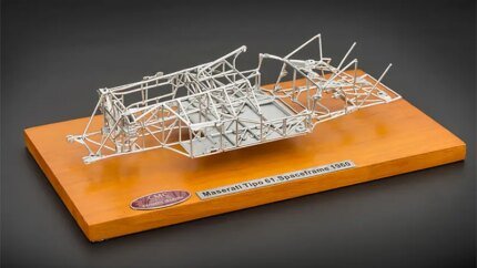 1960 Maserati Tipo 61 Birdcage 1/18 Diecast Model by CMC - Premium Collectible