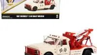 1967 Chevrolet C-30 Dually Wrecker Tow Truck Diecast Model - Official Indy 500 Race Collectible by Greenlight