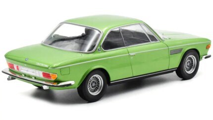 Limited Edition 1971 BMW 3.0 CSi Green Metallic 1/18 Diecast Model by Minichamps