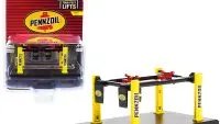 Pennzoil Black & Yellow Adjustable Four-Post Lift 1/64 Diecast Model - Greenlight Series 3