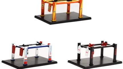 Greenlight 1/64 Diecast Four-Post Lifts Series 4 Set - Collectible Model Trio