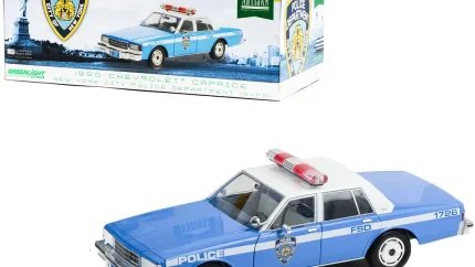 1990 Chevrolet Caprice NYPD Police Diecast Model 1/18 by Greenlight - Artisan Collection