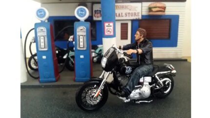 American Diorama Biker Bulldog Figurine: Perfect 1/18 Scale Model Accessory