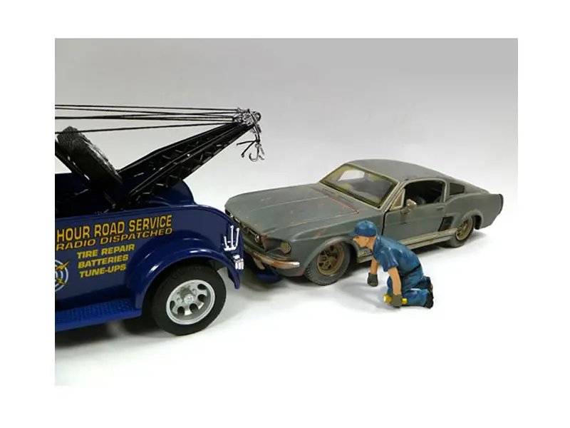 1/24 Scale Tow Truck Driver Scott Figurine by American Diorama – Perfect for Model Dioramas