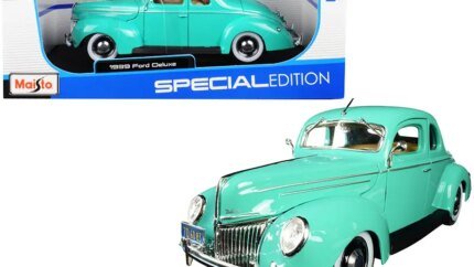 1939 Ford Deluxe Light Green 1/18 Diecast Model Car by Maisto - Vintage Collectible