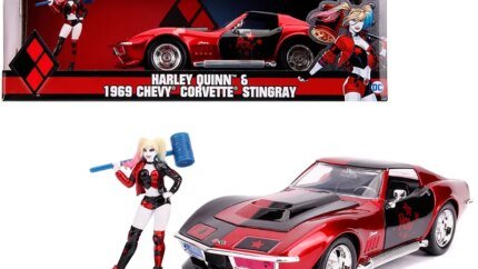 1969 Chevrolet Corvette Stingray with Harley Quinn Diecast - DC Comics Series 1/24 Model by Jada