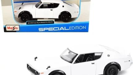 1973 Nissan Skyline 2000GT-R KPGC110 White Special Edition 1/24 Diecast Model by Maisto