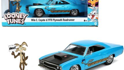 1970 Plymouth RoadRunner 440-6BBL Diecast Model with Wile E. Coyote Figurine - Jada 1/24 Scale