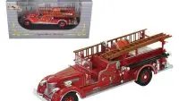 1939 Packard Fire Engine Truck Red 1/32 Diecast Model by Signature Models - Collectible Classic