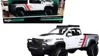 2017 Chevrolet Colorado ZR2 Diecast Model - White & Silver 1/27 by Maisto with Falken Tires