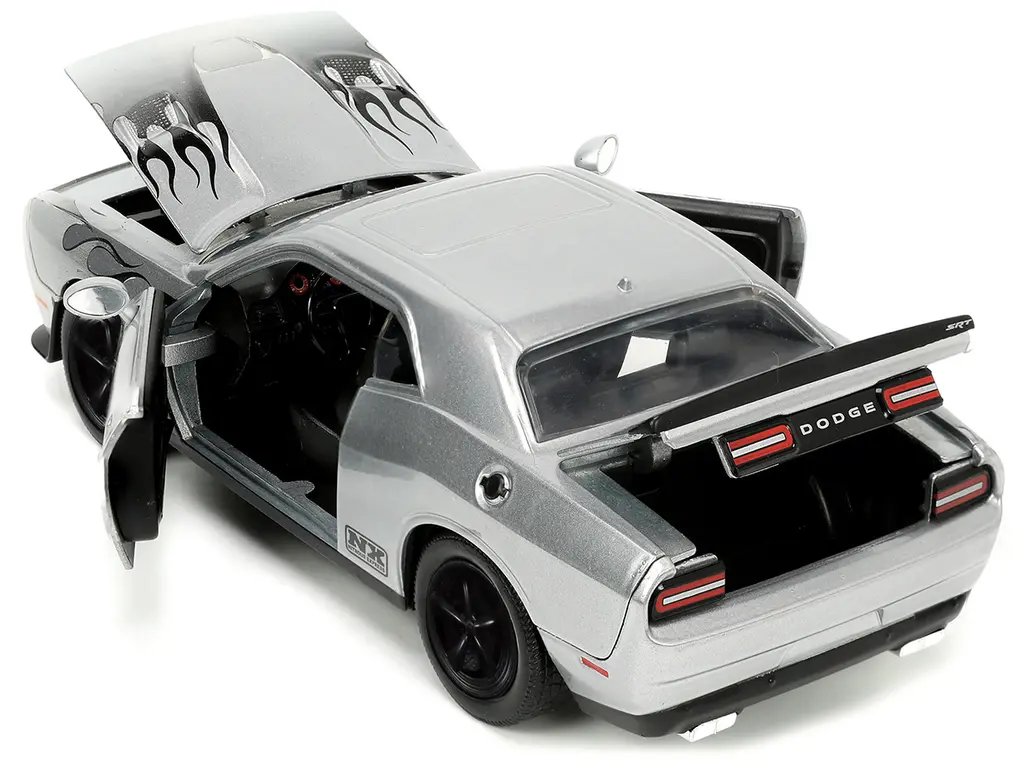2015 Dodge Challenger SRT Hellcat Diecast Model Car 1/24 Silver Metallic Flames by Jada 3 2015 Dodge Challenger SRT Hellcat Diecast Model Car 1/24 Silver Metallic Flames by Jada - Image 3