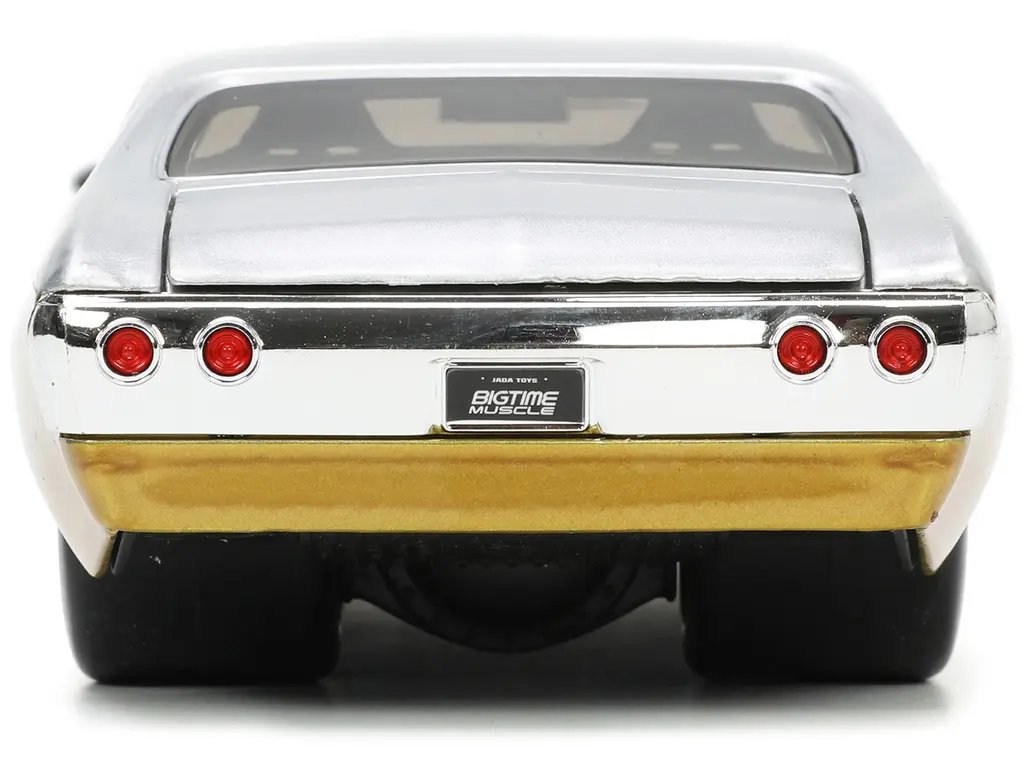 1970 Chevrolet Chevelle SS Diecast Model - Gold & Silver Metallic 1/24 by Jada 3 1970 Chevrolet Chevelle SS Diecast Model - Gold & Silver Metallic 1/24 by Jada - Image 3