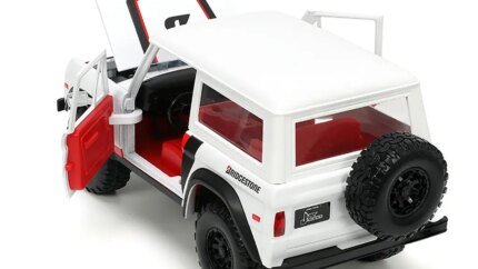 1973 Ford Bronco Diecast Model - White with Red Stripes & Interior, 1/24 Scale by Jada