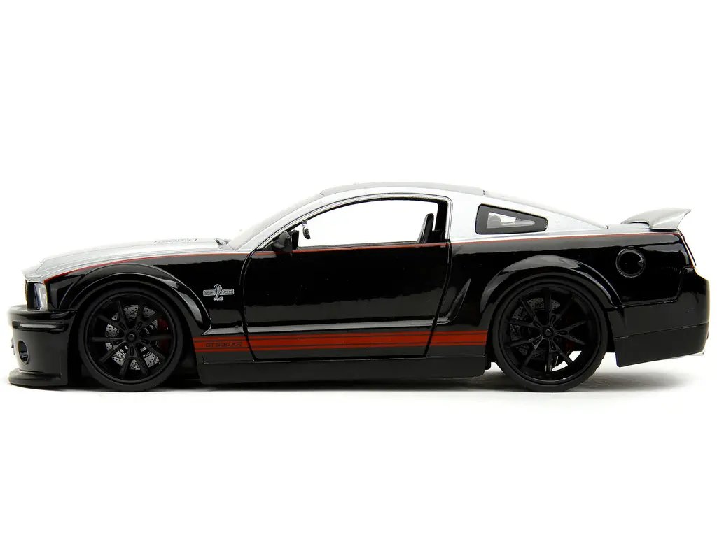 2008 Ford Shelby Mustang GT-500KR Diecast Model - Silver & Black with Red Stripes by Jada 3 2008 Ford Shelby Mustang GT-500KR Diecast Model - Silver & Black with Red Stripes by Jada - Image 3