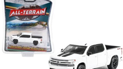 2020 Chevrolet Silverado RST Rally Edition Diecast Truck 1/64 Summit White by Greenlight
