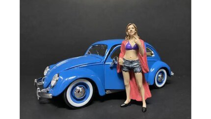 American Diorama 1/24 Scale 'Partygoers' Figurine VIII - Perfect for Model Enthusiasts