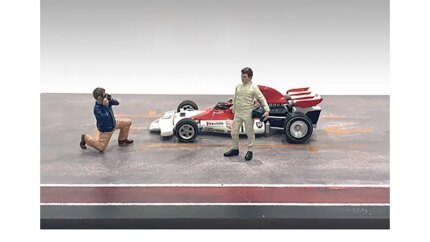 Race Day Diecast Figures Set 1: 1/43 Scale Model Accessories by American Diorama