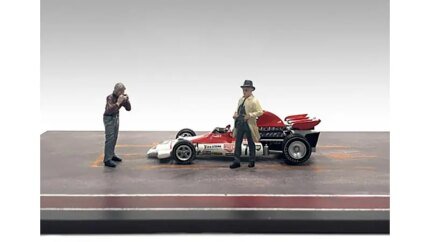 Race Day Diecast Figures Set 3 for 1/43 Scale Models by American Diorama