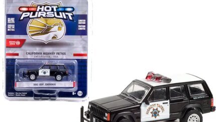 1993 Jeep Cherokee Black and White CHP "California Highway Patrol" (California) "Hot Pursuit" Series 38 1/64 Diecast Model Car by Greenlight