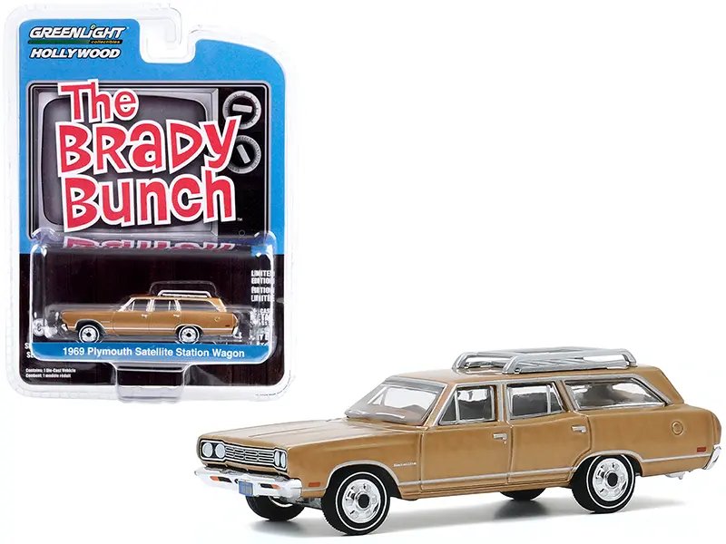 1969 Plymouth Satellite Station Wagon Diecast – Gold ‘Brady Bunch’ TV Series Collectible by Greenlight