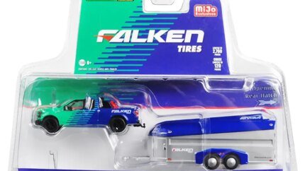 Limited Edition 2017 Ford F-150 & Aerovault Trailer 1/64 Diecast by Greenlight