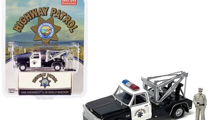 1969 Chevrolet C-30 Dually Wrecker Tow Truck CHP 1/64 Diecast Model by Greenlight with Officer Figurine