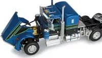 Kenworth W900A 1/64 Diecast Model: John Wayne Comic Edition with 40′ Vintage Trailer