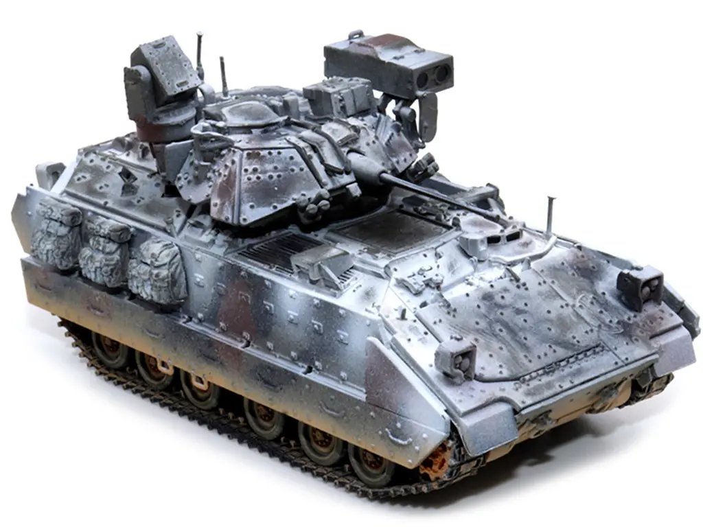 1/72 Snow Camouflage M2A3 Bradley IFV Model - NEO Dragon Armor Series by Dragon Models 3 1/72 Snow Camouflage M2A3 Bradley IFV Model - NEO Dragon Armor Series by Dragon Models - Image 3