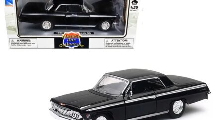 1962 Chevrolet Impala SS Black 1/25 Diecast Model Car by New Ray - Classic Collectible
