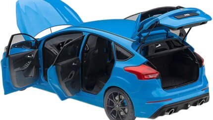 2016 Ford Focus RS Nitrous Blue Metallic 1:18 Diecast Model Car by Autoart