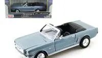 1964 1/2 Ford Mustang Convertible Light Blue 1/24 Diecast Model by Motormax
