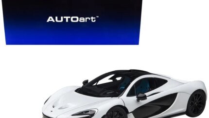 McLaren P1 Alaskan Diamond White 1/18 Model Car by Autoart - Blue & Black Interior
