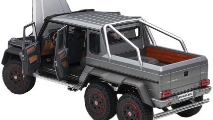 Mercedes Benz G63 AMG 6x6 Designo Platinum Magno Gray Metallic 1/18 Model Car by Autoart - Luxury Collectible with Carbon Accents