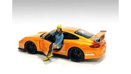 American Diorama ‘Car Meet 1’ Figurine III – Perfect Detail for 1/24 Scale Models