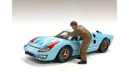 "Race Day 1" Figurine V for 1/24 Scale Models by American Diorama