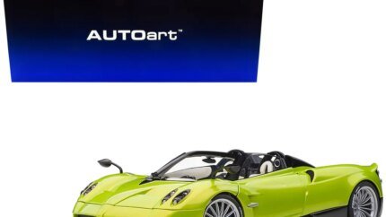 Pagani Huayra Roadster Verde Firenze Green 1/18 Model Car by Autoart with Luggage Set