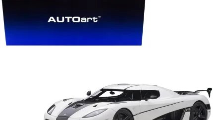 Koenigsegg Agera RS 1/18 Model Car - White & Carbon Black by Autoart
