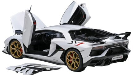 Stunning Lamborghini Aventador SVJ Bianco Asopo 1/18 Model Car with Gold Wheels by Autoart