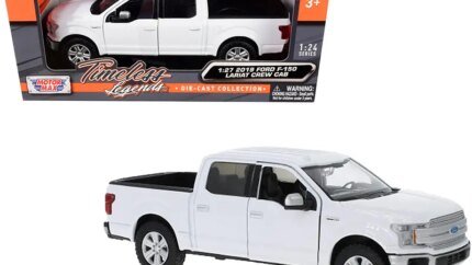 2019 Ford F-150 Lariat White Diecast Model 1/24-1/27 by Motormax - Collectible Pickup Truck