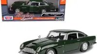 Aston Martin DB5 RHD Dark Green 1/24 Diecast Model Car - Timeless Legends by Motormax