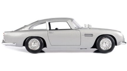 James Bond 007 Aston Martin DB5 RHD Silver Metallic 1/24 Diecast Model Car by Motormax
