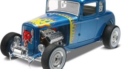 Level 5 Model Kit 1932 Ford 5-Window Coupe 2-in-1 Kit 1/25 Scale Model by Revell
