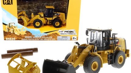 CAT Caterpillar 950M Wheel Loader with Bucket and Log Fork with Two Log Poles "Play & Collect!" 1/64 Diecast Model by Diecast Masters