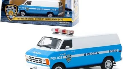 1987 Dodge Ram B250 NYPD Van 1/43 Diecast Model by Greenlight - Collectible Police Replica