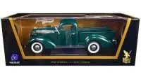 Vintage 1937 Studebaker Express Pickup Truck Green 1/18 Diecast Model by Road Signature