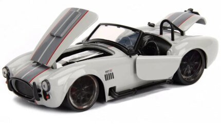 1965 Shelby Cobra 427 S/C Grey 1/24 Diecast Model Car by Jada - Collector's Dream