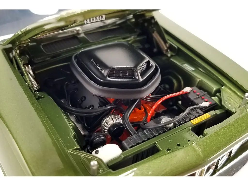 Limited Edition 1971 Plymouth Hemi Barracuda 1/18 Diecast Model - Ivy Green by ACME 2 Limited Edition 1971 Plymouth Hemi Barracuda 1/18 Diecast Model - Ivy Green by ACME - Image 2