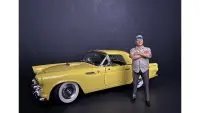 American Diorama 1/18 Scale 'Weekend Car Show' Figurine II - Perfect for Model Enthusiasts